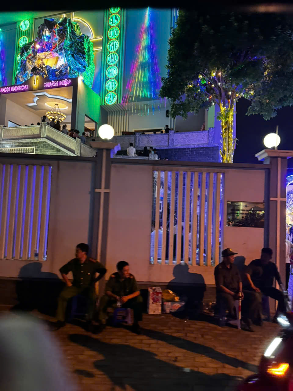 Loa Karaoke BMB - Model CSD 2000SE