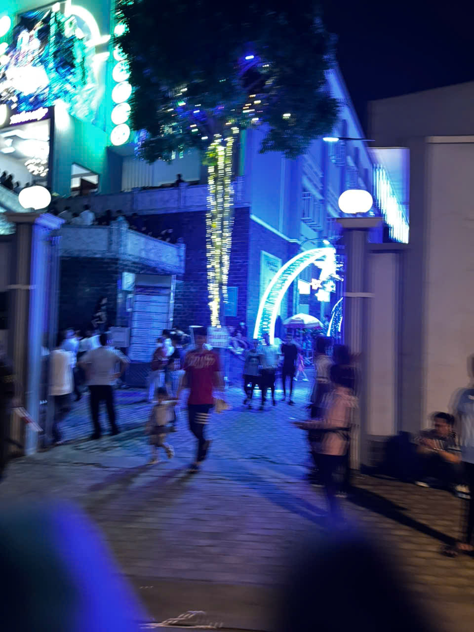 Loa Karaoke BMB - Model CSD 2000SE